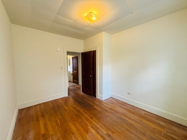 Foto del edificio - 2 Bedroom 1 Bath Duplex