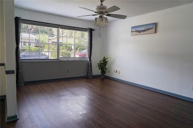 Foto del edificio - 904 E Crenshaw St