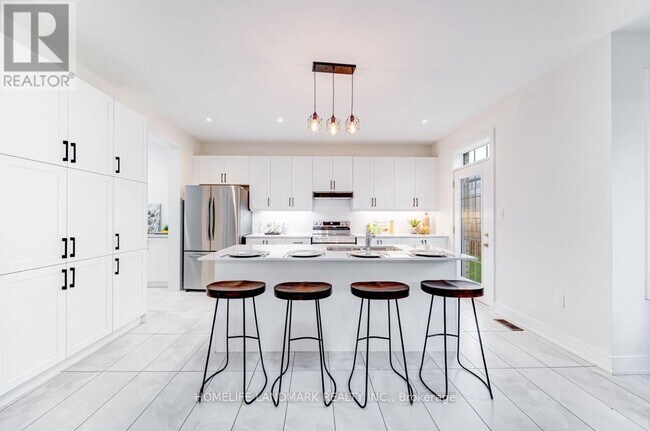 Photo du bâtiment - 143 Kenneth Rogers Cres