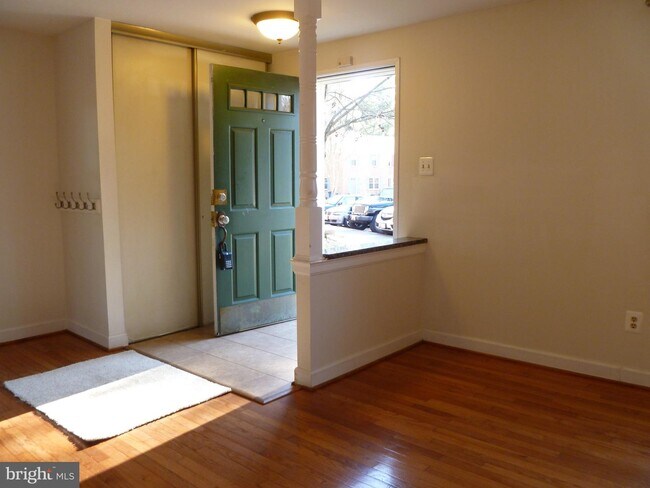 Building Photo - 9311 Bentridge Ave