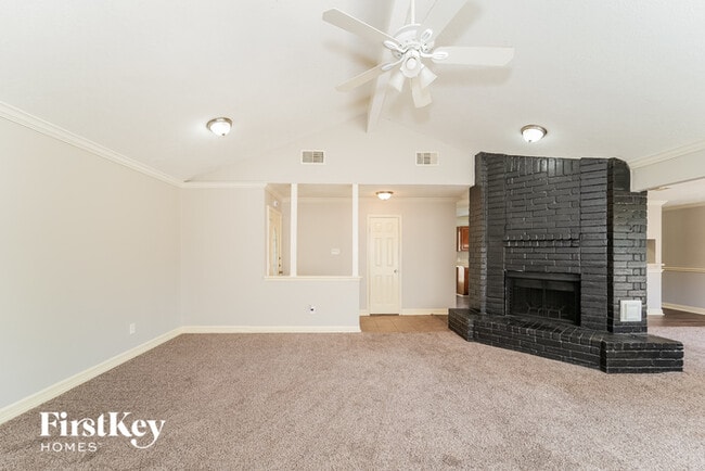 Building Photo - 6615 Navidad Rd