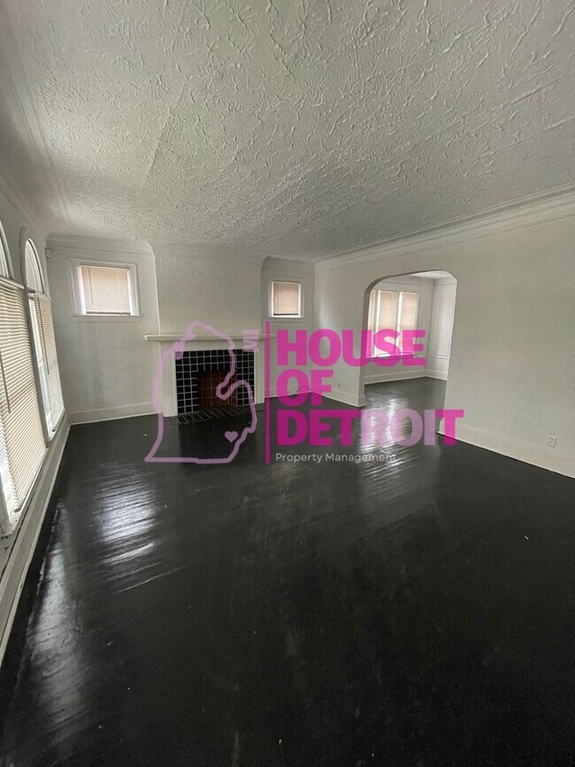 Foto del edificio - 5771 Chatsworth St