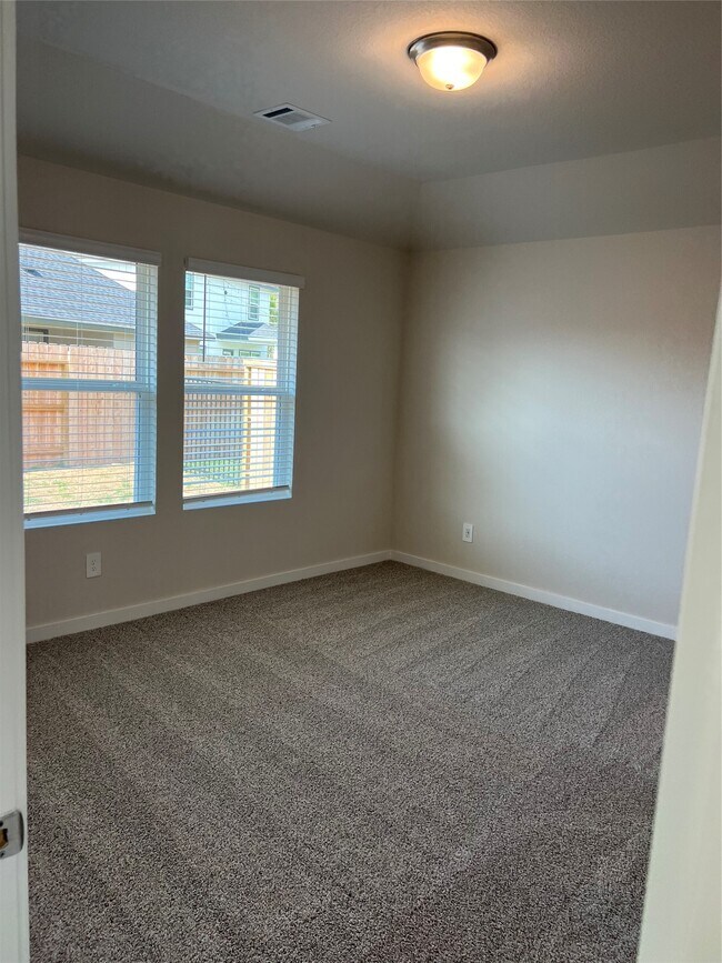 Building Photo - 9469 Herons Preserve