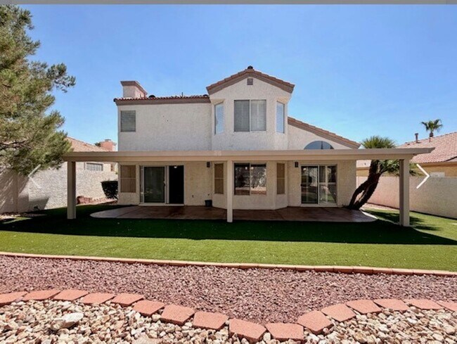 Foto del edificio - FABULOUSLY CLEAN AND CHARMING HOME IN THE LAKES COMMUNITY OF SOUTHWEST LAS VEGAS