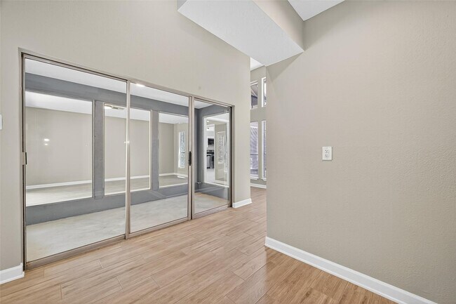 Foto del edificio - 5054 Pine Cliff Dr