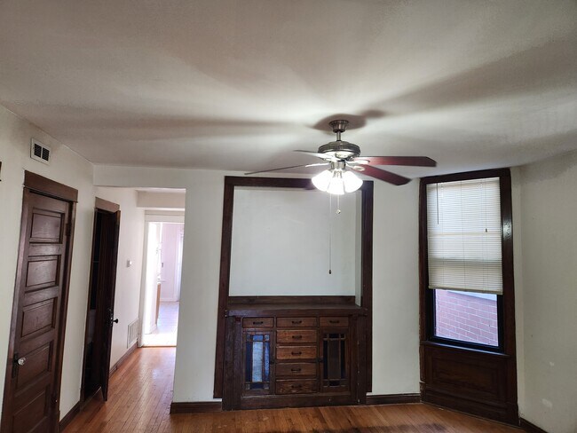 Foto del edificio - 2652 W Evergreen Ave