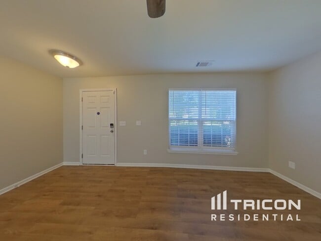 Building Photo - 6332 Sackett Way