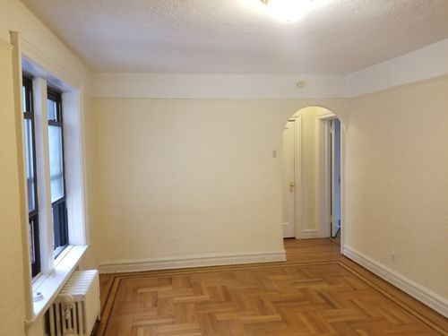 Building Photo - 915 84th St