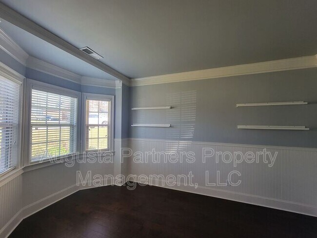 Building Photo - 325 Bellhaven Dr