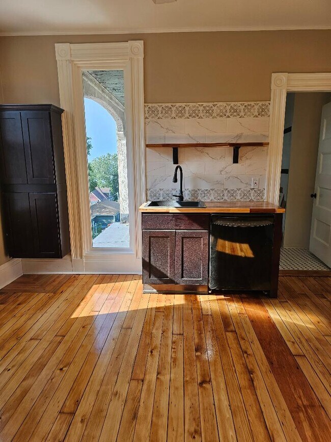 Foto del edificio - 764 Rock St