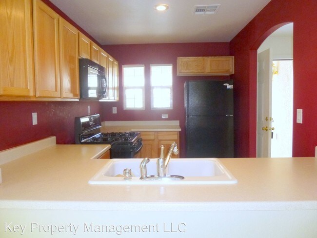 Building Photo - 3 br, 2.5 bath House - 7480 Ademar St