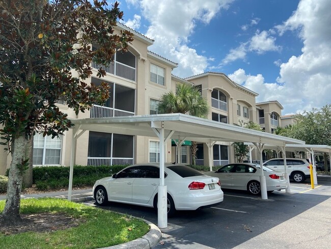 Foto del edificio - 3001 Laurel Park Ln