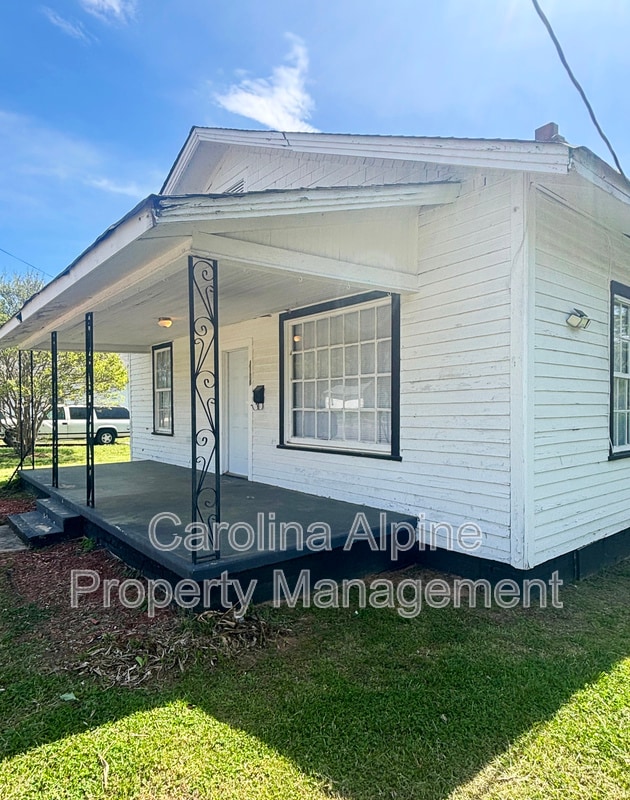 Building Photo - 1108 Toms St