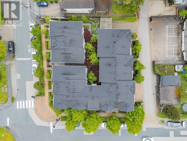 Building Photo - 638 Regan Ave