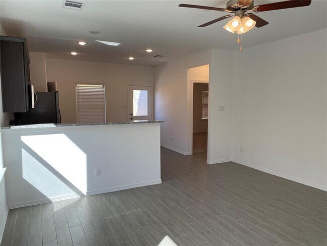 Building Photo - 25536 Northpark Palm Dr