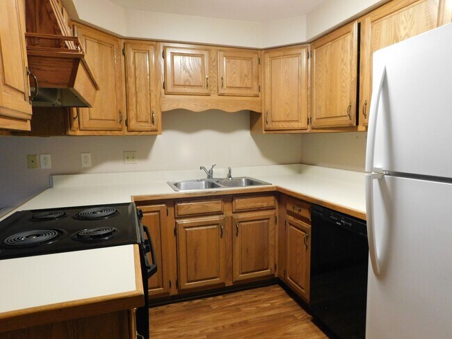 Foto del edificio - 3 BR/ 2B condo close to Bishop Walsh and A...