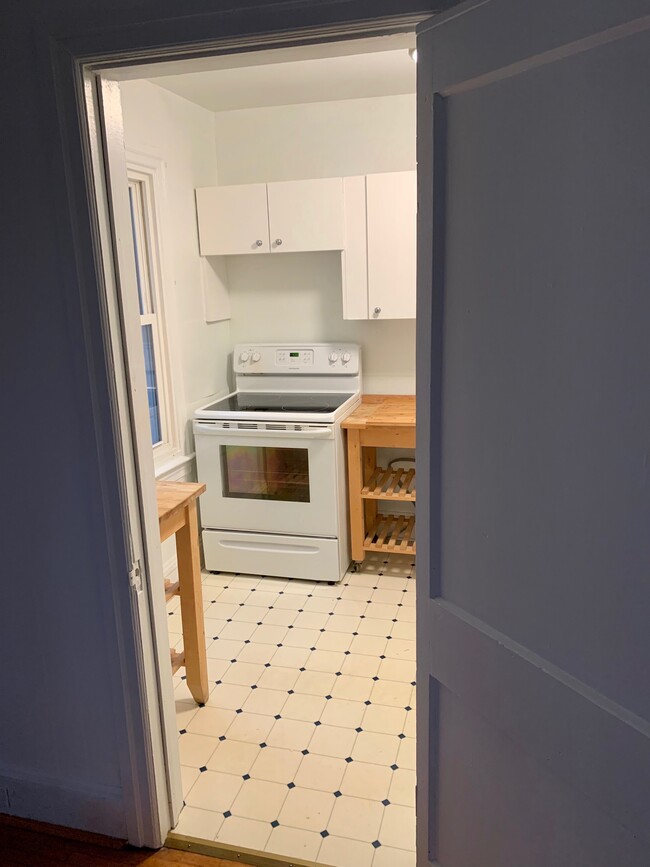 Building Photo - 128 Coulter Ave
