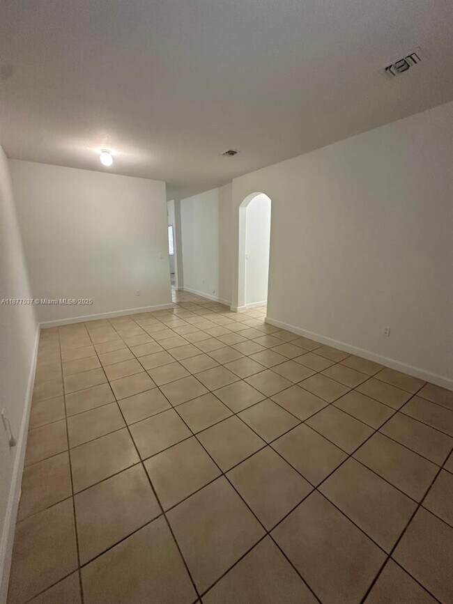 Foto del edificio - 2711 SE 16th Ave