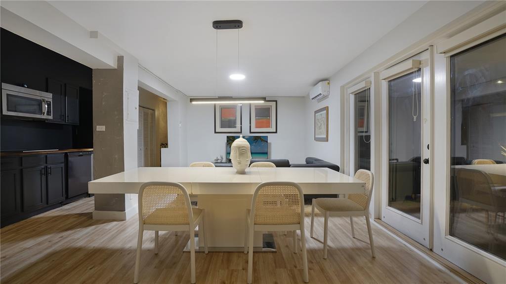 Foto principal - 1645 NE 9th Ave
