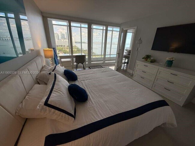 Foto del edificio - 1717 N Bayshore Dr