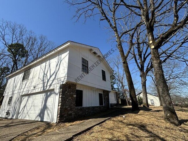 Foto del edificio - 722 N Shackleford Rd