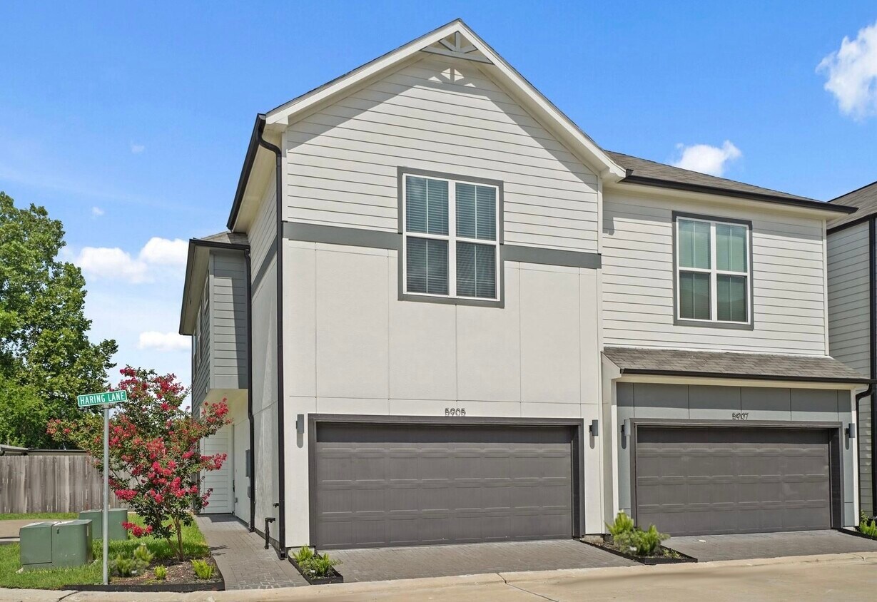 Primary Photo - 5905 Haring Ln