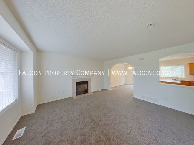 Foto del edificio - Incredible Home in Crestline Heights! - Le...