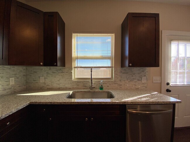 Foto del edificio - Home for Rent in McCalla, AL! Available to View Now!!!