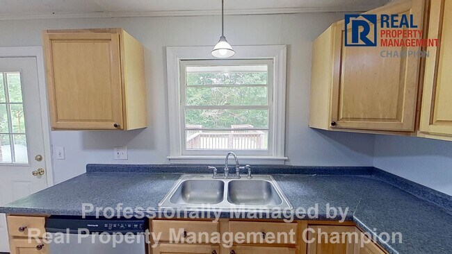 Foto del edificio - Great 3 BD/1 BA Ranch Style Home w/Large Yard