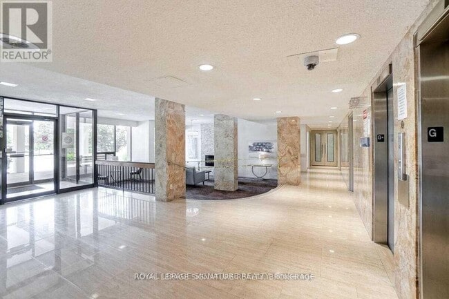 Building Photo - 802 - 44 LONGBOURNE DRIVE