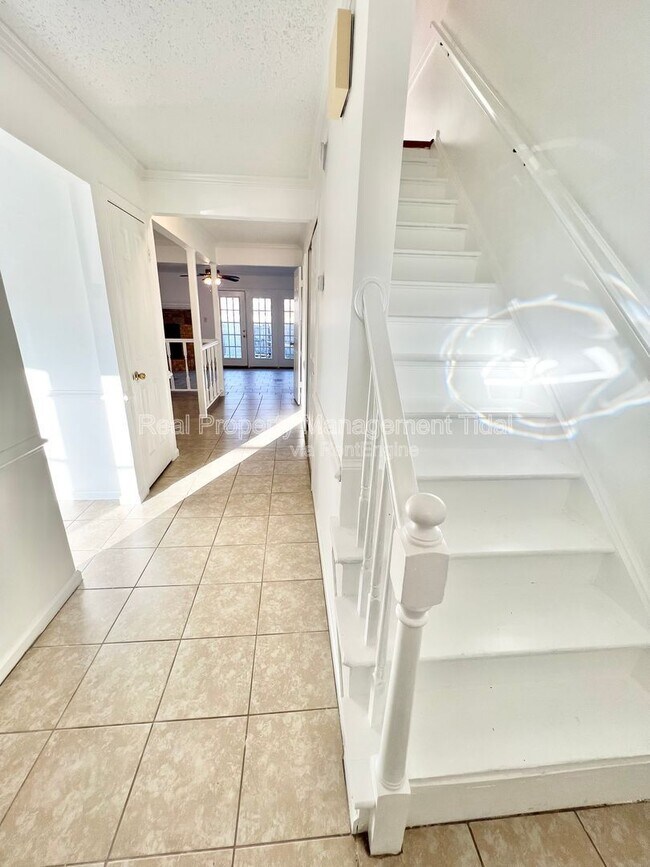 Foto del edificio - 320 Fairfax Terrace