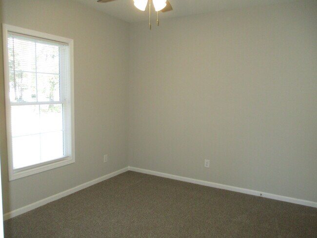 Foto del edificio - 91 Cunningham Rd