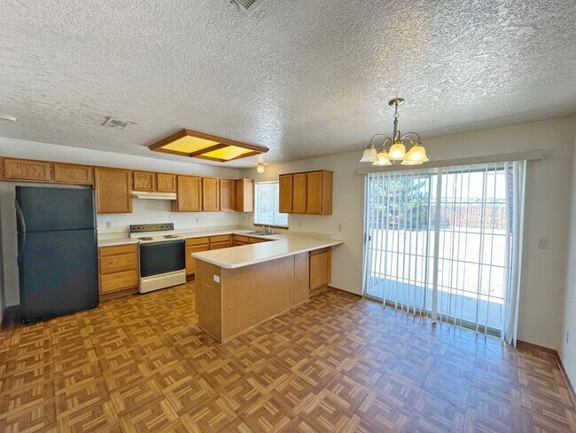 Foto del edificio - 10327 Cedar Springs Pl NW