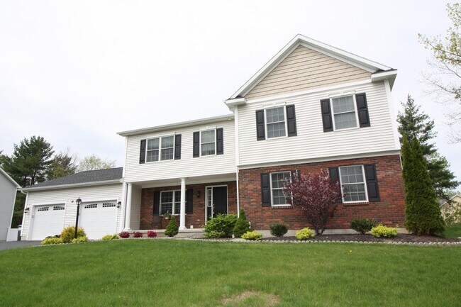Building Photo - Stonecrest Drive