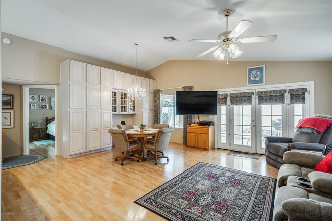 Building Photo - 13976 W Paiute Trail