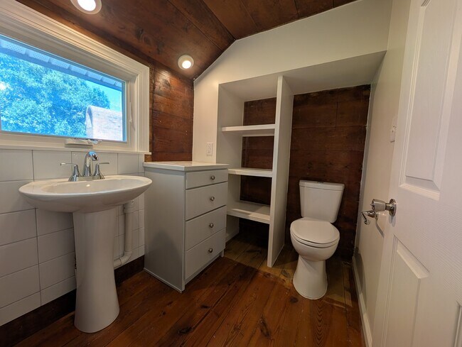 Foto del edificio - 6836 Maple Brook Ln