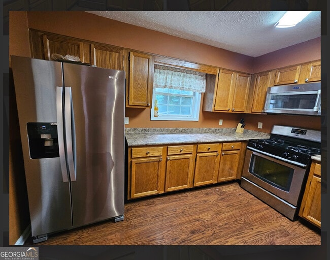 Building Photo - 2539 Oakridge Pl