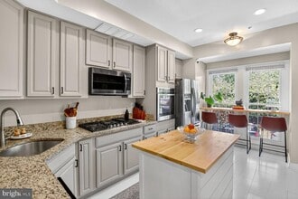 Building Photo - 15736 Cherry Blossom Ln