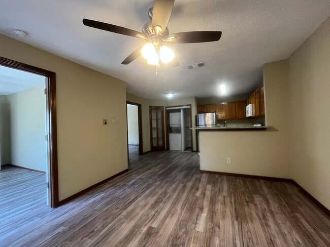 Foto del edificio - 6108 Abrams Rd