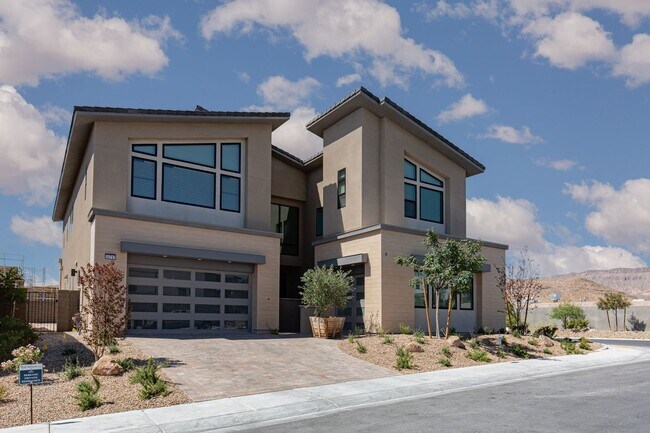 Building Photo - Stunning modern luxury home located in prestigious guard-gated Summerlin community of Ascension