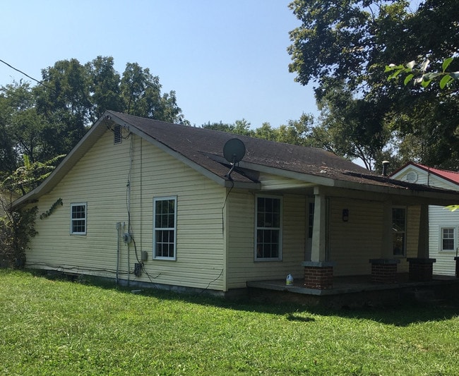 Building Photo - 205 Gayle Way
