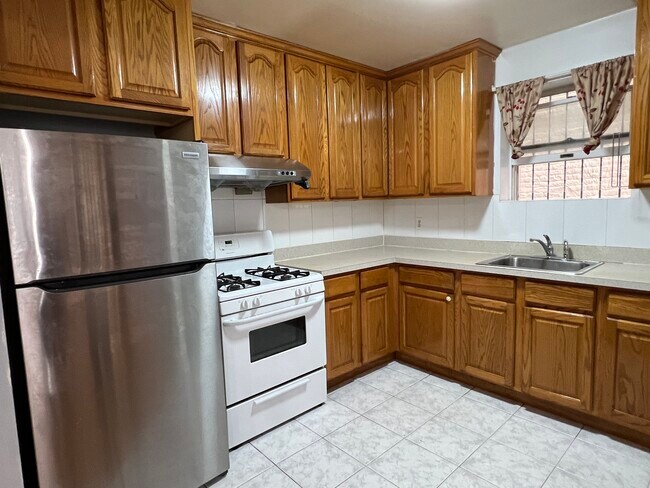 Foto del edificio - 1761 63rd St