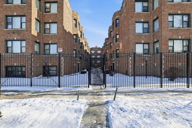 Foto del edificio - 7501 S Stewart Ave