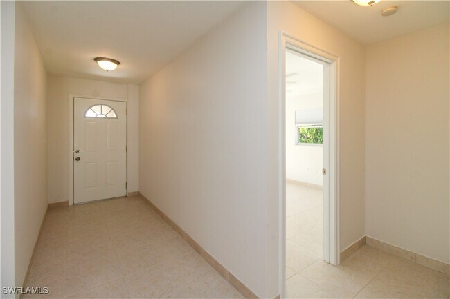 Foto del edificio - 615 108th Ave N