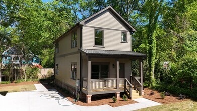 Building Photo - 382 N Chase St