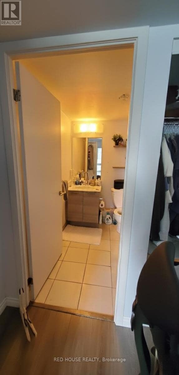 Building Photo - 36 Lisgar St