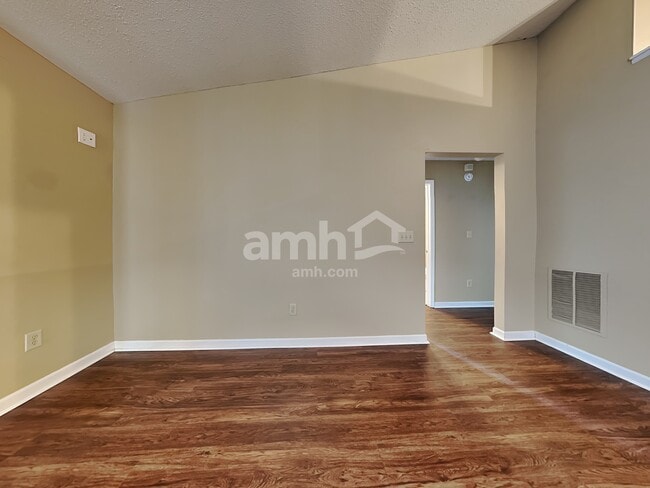 Building Photo - 15260 Fawn Meadow Dr