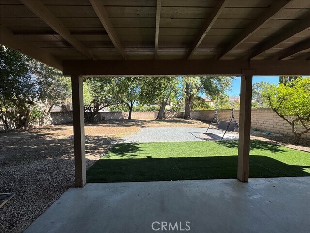 Foto del edificio - 10038 Independence Ave