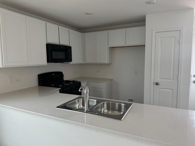 Building Photo - 193 Magalia Ln