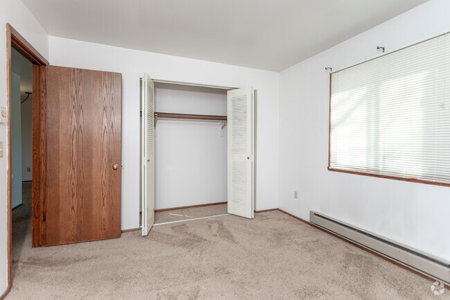 2BR, 1.5BA - Tosa Village